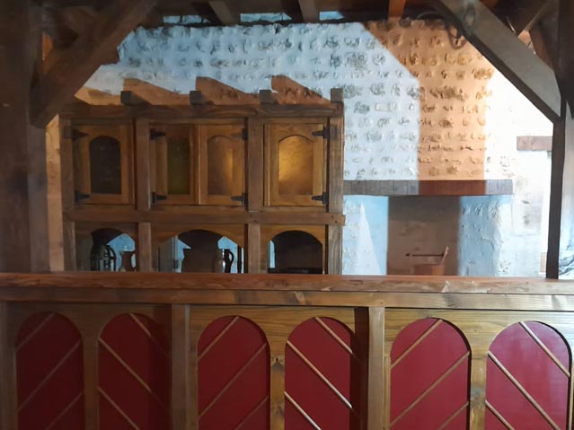 chateau de pisany chambres d'hotes charente maritime table d'hotes gîte fête médiévale 